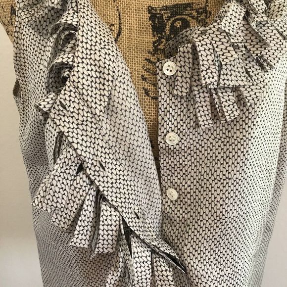 J.Crew Womens Silk Ruffle Blouse Size 12 Sleeveless Tank Hidden Button Placket - Picture 7 of 9